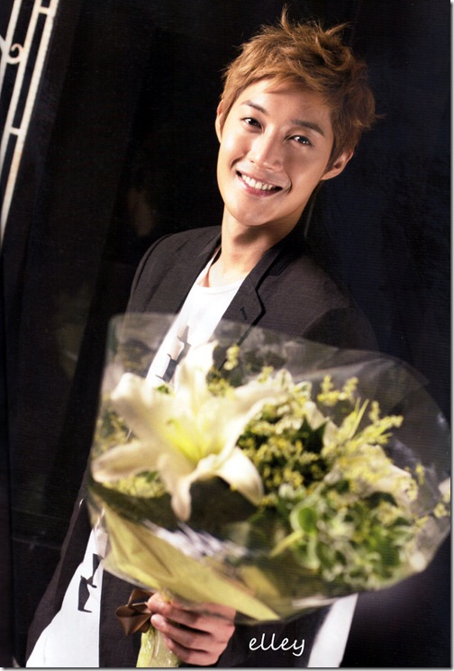 Image result for kim hyun joong holding flowers